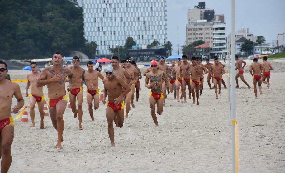 Eventos esportivos do CBMPR já viraram tradição na temporada de verão no Paraná