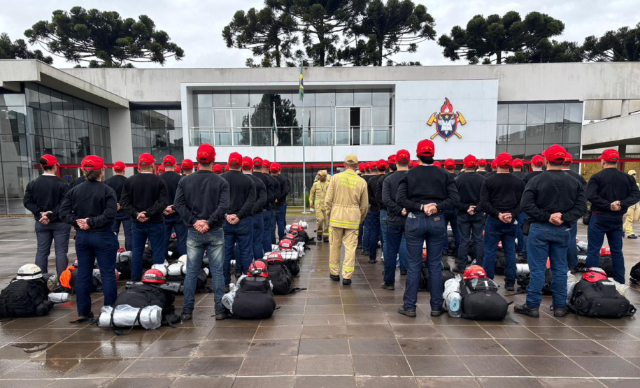 Recém-aprovados, cadetes iniciam preparação para reforçar o efetivo do Corpo de Bombeiros no Paraná