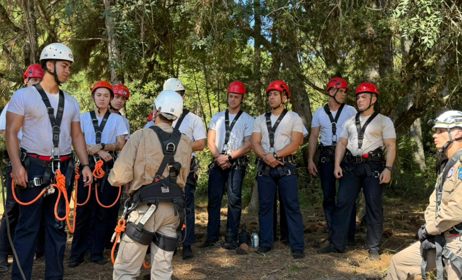 Recém-aprovados, cadetes iniciam preparação para reforçar o efetivo do Corpo de Bombeiros no Paraná