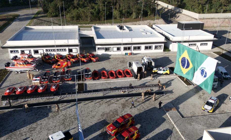 Inéditas no Brasil: Bombeiros passam a ter motoaquáticas de resgate em cenários extremos