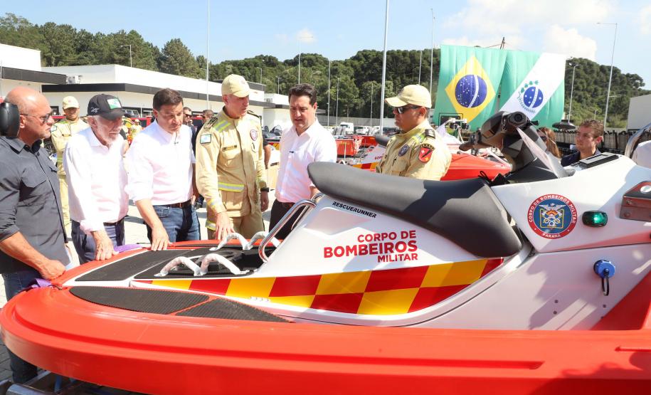 Inéditas no Brasil: Bombeiros passam a ter motoaquáticas de resgate em cenários extremos