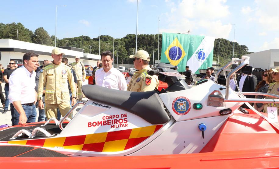 Inéditas no Brasil: Bombeiros passam a ter motoaquáticas de resgate em cenários extremos
